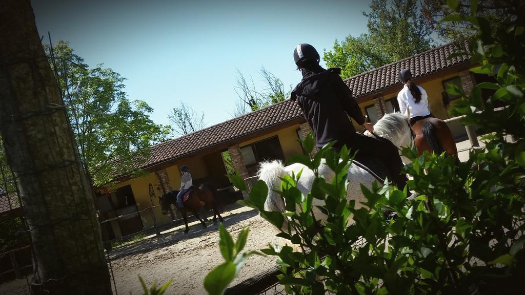 La Cascina Del Castello Vila Asti Exterior foto